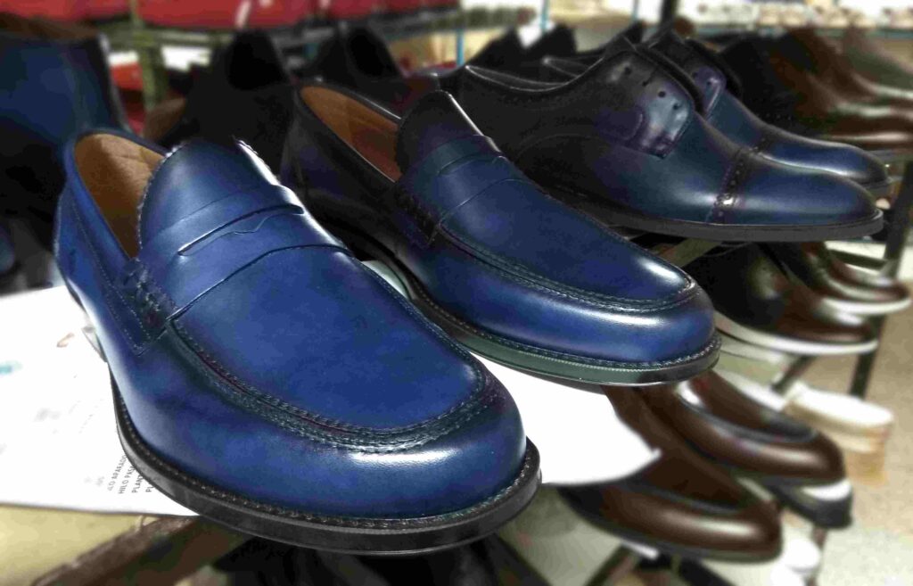 mocasin-hombre-azul-piel-developed-by-esclapezdesign