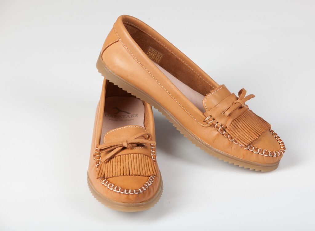 mocasin-kiowa-mujer-flecos-piel-cuero-developed-by-esclapezdesign